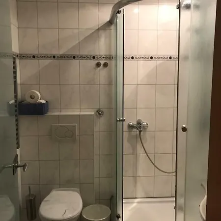 3-zimmer Wohnung, Nahe Messe Dusseldorf/essen *