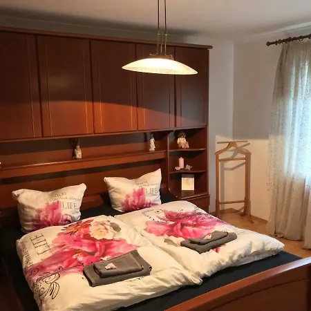 3-zimmer Wohnung, Nahe Messe Dusseldorf/essen شقة